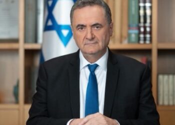 وزير الدفاع الإسرائيلي ينشر مقطعاً لصدام حسين ويقول: نحن أكثر رحمة مما فعل