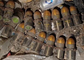متروكة داخل معمل غاز.. العثور على مخلفات حربية قديمة شرقي بغداد