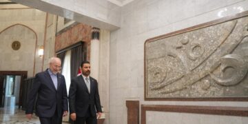 دون التطرق لهرمز وحصر السلاح.. الزيدي يلتقي قاليباف ويشيد بالمواقف الإثيرانية الداعمة للعراق