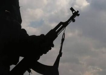 السلاح لا يهدأ.. ثأر عشائري ينتهي بمقتل شخص وإصابة 4 آخرين في العمارة
