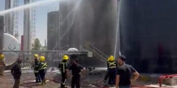 الثاني خلال ساعات.. إخماد حريق اندلع بخزان أسفلت في كركوك