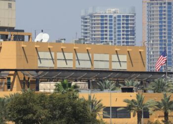 بينها العراق.. واشنطن تقرر إعادة دبلوماسييها إلى سفاراتها في دول الشرق الأوسط