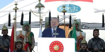 أردوغان: مسار “تركيا بلا إرهاب” سيسهم بوصول العراق إلى أجواء الاستقرار والسلام