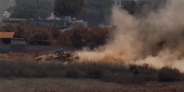 الجيش الإسرائيلي يعلن تدمير نفق ومنشآت عسكرية لـ”حزب الله” جنوب لبنان ويهدد بتوسيع عملياته