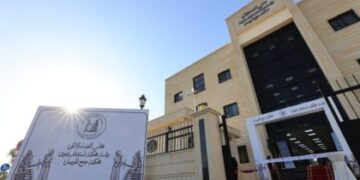 النزاهة تطيح بمديري بلدية الخضر السابق والأسبق و4 موظفين.. 81 محلاً أُجّرت على عقار متجاوز عليه