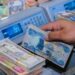 طابور طويل في الحضور والانصراف.. البصمة تضرب “الفضائيين” في الكهرباء ومصرف الرشيد يعلن البراءة