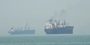 بعد إطلاق الحرب الاقتصادية.. إيران تبحث عن طرق نقل بديلة وسط نقص الإمدادات