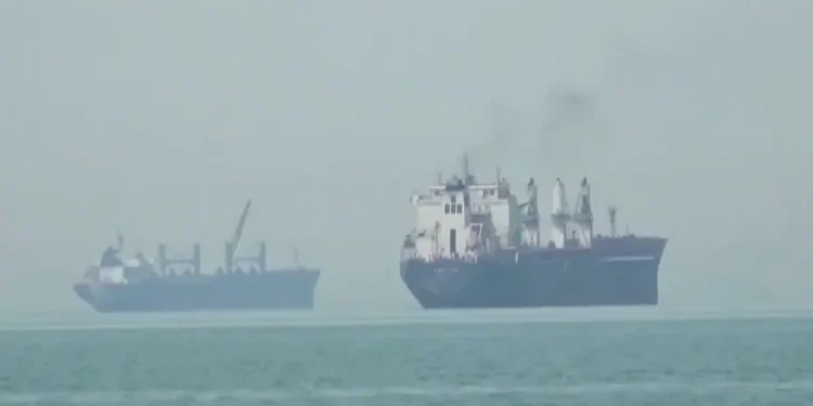 بعد إطلاق الحرب الاقتصادية.. إيران تبحث عن طرق نقل بديلة وسط نقص الإمدادات