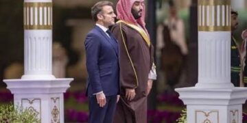 محمد بن سلمان في باريس.. قمة سعودية ـ فرنسية تبحث أزمات المنطقة وأمن الطاقة والشراكة الاقتصادية
