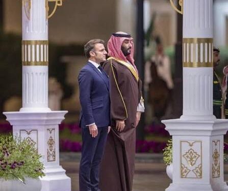 محمد بن سلمان في باريس.. قمة سعودية ـ فرنسية تبحث أزمات المنطقة وأمن الطاقة والشراكة الاقتصادية