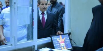 محافظ ذي قار يتولى إدارة بلدية الناصرية ويبدأ حملة تغييرات بعد ملاحقة مسؤولين وموظفين بقضايا فساد