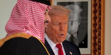 اتفاق بمليارات الدولارات أمام اختبار سياسي.. ترامب يربط النووي السعودي بالتطبيع مع إسرائيل
