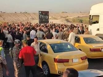 إغلاق طريق حلة- بغداد أمام متظاهرين متجهين إلى العاصمة للمطالبة بتثبيت العقود والأمن الغذائي
