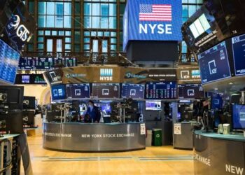 “وول ستريت” تتراجع مع ترقب تطورات مضيق هرمز وبيانات التضخم الأميركية