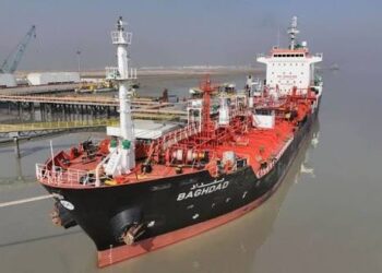 إيران تفتح نافذة لهرمز.. السماح لناقلات النفط العراقية بالعبور بعد طلب بغداد
