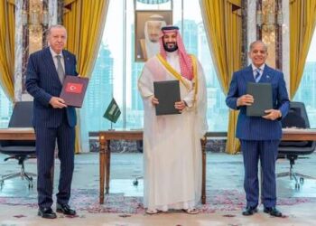 تحالف مكة يعيد رسم معادلة الأمن الإقليمي.. السعودية وتركيا وباكستان في مواجهة مرحلة ما بعد التصعيد
