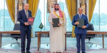 تحالف مكة يعيد رسم معادلة الأمن الإقليمي.. السعودية وتركيا وباكستان في مواجهة مرحلة ما بعد التصعيد