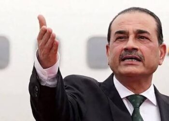 قائد الجيش الباكستاني إلى طهران غداً.. وساطة إسلام آباد تدخل مرحلة الاختبار وسط تصعيد أمريكي ضد إيران
