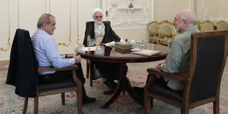 «اجتماع السلطات الثلاث»… هل بدأت طهران ترتيبات إنهاء الحرب؟