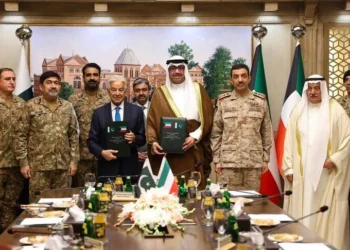 الكويت وباكستان توقعان اتفاقية للدفاع والتعاون العسكري المشترك
