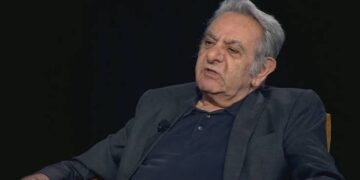 السلام والحرب إذ يُعيدان النظر بكوننا أوطاناً