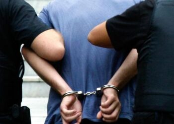 القبض على 7 أجانب وضبط جوازات وأختام مزورة في حي الكوفة