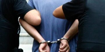 القبض على 7 أجانب وضبط جوازات وأختام مزورة في حي الكوفة