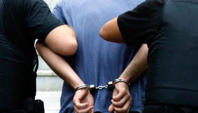 القبض على 7 أجانب وضبط جوازات وأختام مزورة في حي الكوفة