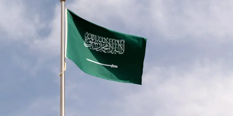 بعد استهدافه بطائرات مسيرة.. “أرامكو” السعودية تسعى لإعادة تشغيل خط أنابيب “شرق غرب” النفطي