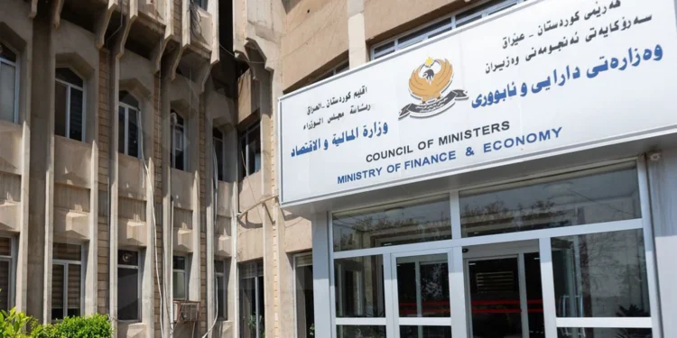 تمويل رواتب موظفي إقليم كردستان لشهر آب