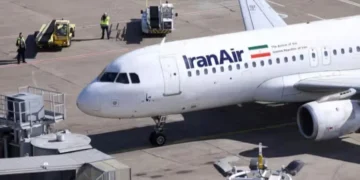 بينها العراق.. إيران لدول الجوار: منع الرحلات الإيرانية سيُعطّل مطاراتكم