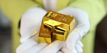 الذهب يتراجع في الأسواق العالمية مع استمرار توقعات ارتفاع أسعار الفائدة