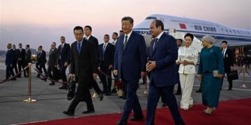 قناة السويس في قلب الحسابات.. شي يوسع النفوذ الصيني من بوابة مصر