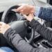 خطر كبير.. الداخلية لأولياء الأمور: لا تسمحوا لأبنائكم الأحداث بقيادة المركبات
