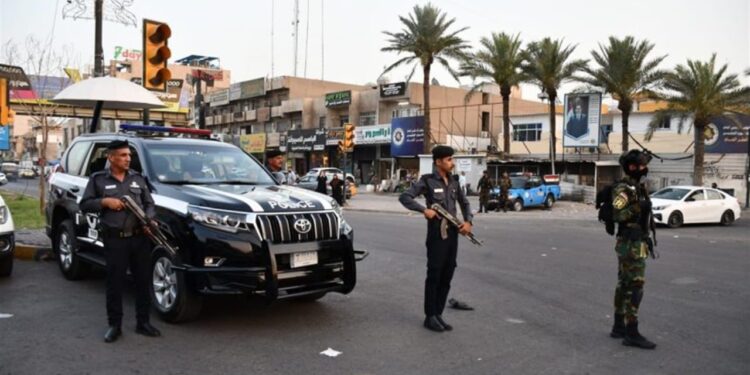 شرطة الرصافة تطيح بمتهم سرق محال موبايلات في زيونة منتحلا صفة منتسب أمني