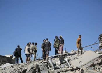 الحوثيون يصلون لقلب باب المندب.. ويسيطرون على ذوباب وميون