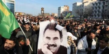 رسميا.. أوجلان يشارك بعضوية لجنة نزع السلاح في تركيا بعد 27 عاماً من السجن