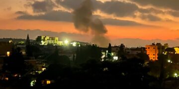 بالصور والفيديو: تصعيد إسرائيلي في جنوب لبنان.. غارات وتفجيرات والاستعداد لتدمير أنفاق علي الطاهر