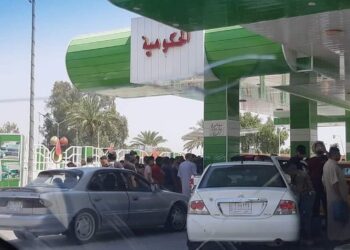 من طوابير المحطات إلى أزمة الكهرباء.. مجلس ديالى يتحرك لمعالجة ملفي الوقود والطاقة