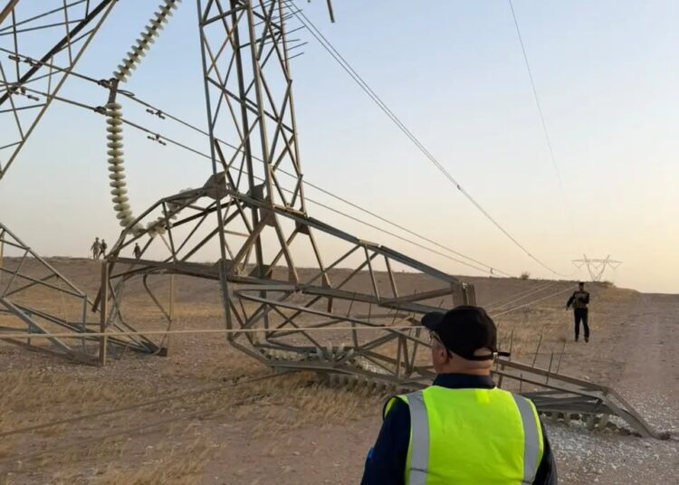 تفجير يعطل برج كهرباء في غرب الأنبار.. مسؤول محلي يرجح وقوف داعش خلف الهجوم