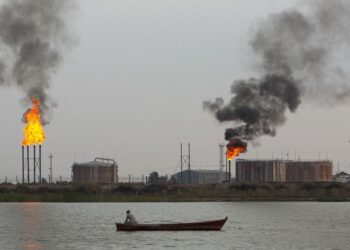 خاما البصرة يختتمان الأسبوع بخسائر حادة.. الثقيل يفقد 6.47% والمتوسط يتراجع 6.24%