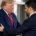 اجتماع مرتقب بين الزيدي والرئيس الأمريكي.. طلب لتأجيل إجراءات مالية مقابل تعهدات بحسم ملف السلاح