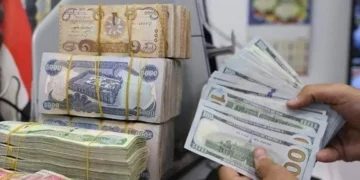 إيكو عراق يرصد ارتفاع الدولار.. مخاوف العقوبات والمضاربات تزيد الطلب على العملة الأمريكية