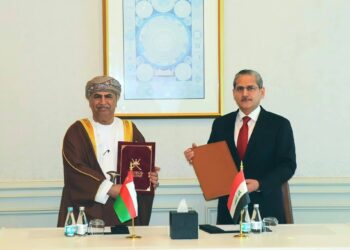 العراق وسلطنة عُمان يوقعان في الدوحة مذكرة تفاهم لتعزيز التعاون الثنائي في مكافحة الفساد