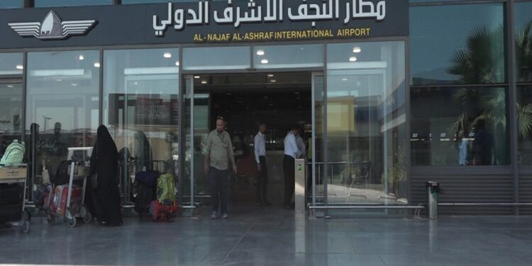 النجف توسع خارطة الطيران.. كناوي يوجه باستقطاب شركات جديدة وفتح وجهات إضافية لتعزيز السياحة والاقتصاد