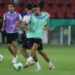أرنولد يغلق تدريبات العراق استعداداً للسعودية