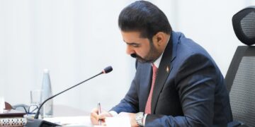 بعد تظاهرات اليوم.. الزيدي يوجه بتخصيص درجات وظيفية للخريجين القدامى حسب الحاجة الفعلية