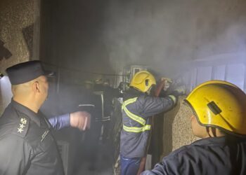 الدفاع المدني تسيطر على حريق في مستشفى بلد العام دون إصابات بشرية.
