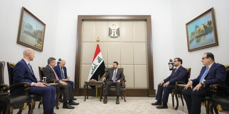 القائم بالأعمال الأمريكي: ترامب يتطلع إلى شراكة مثمرة مع الشعب العراقي قائمة على نتائج حقيقية