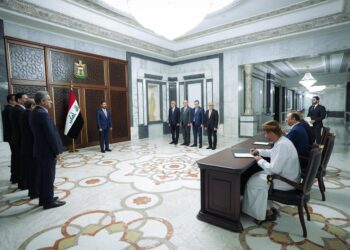 لمدة 25 عاماً.. الزيدي يرعى مراسم توقيع عقد تطوير وتشغيل حقل عجيل النفطي